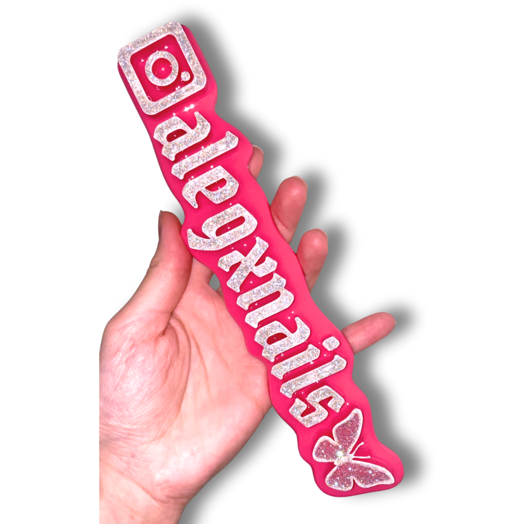 Hot Pink Magnet Nameplate with Butterly #8