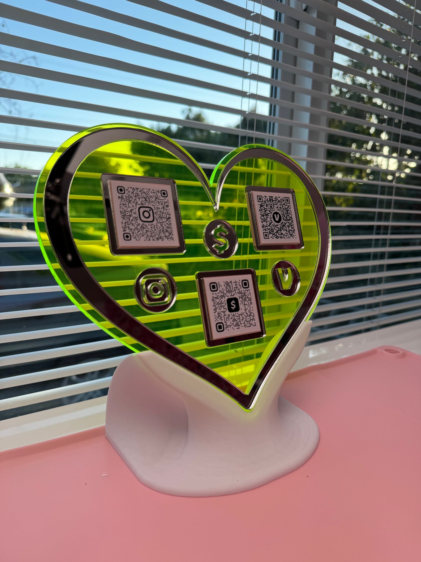 3 QR code acrylic Heart stand FREE US DELIVERY