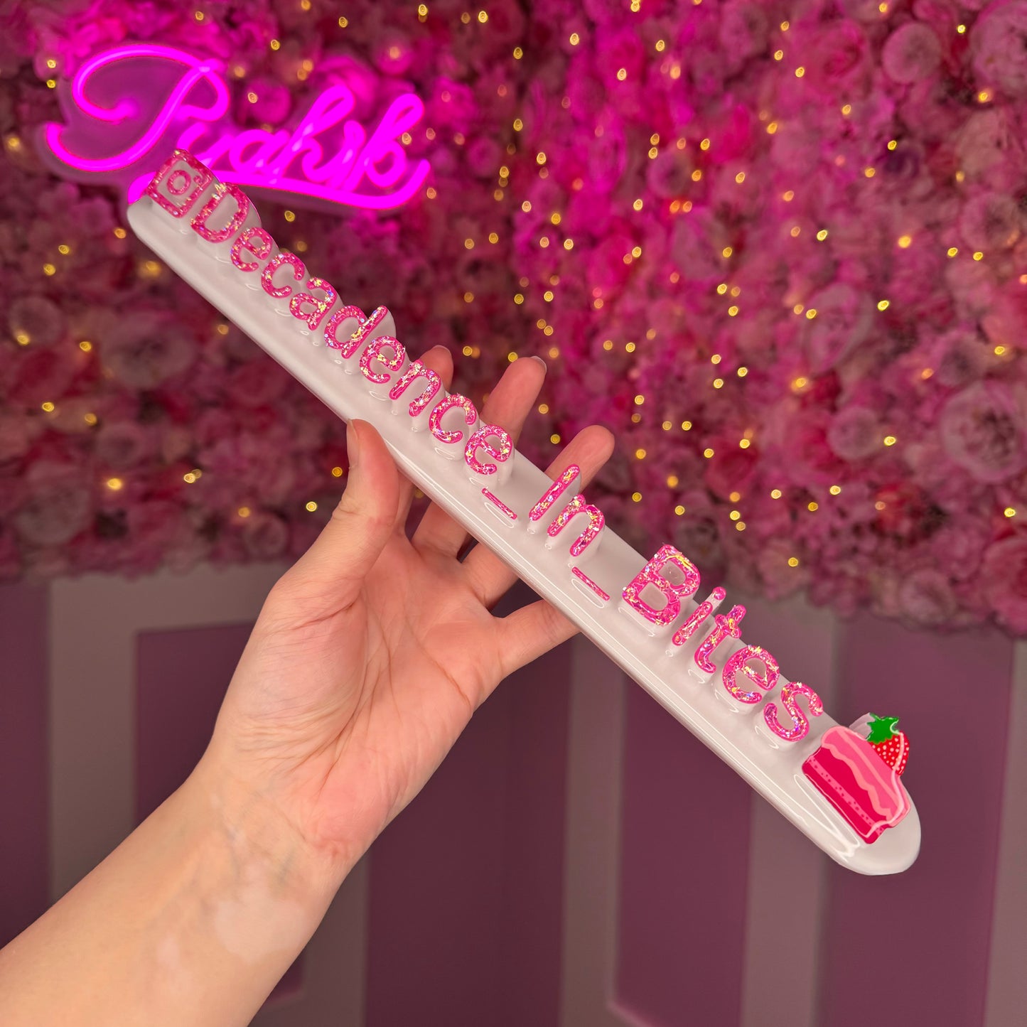 White nameplate with Cake #15