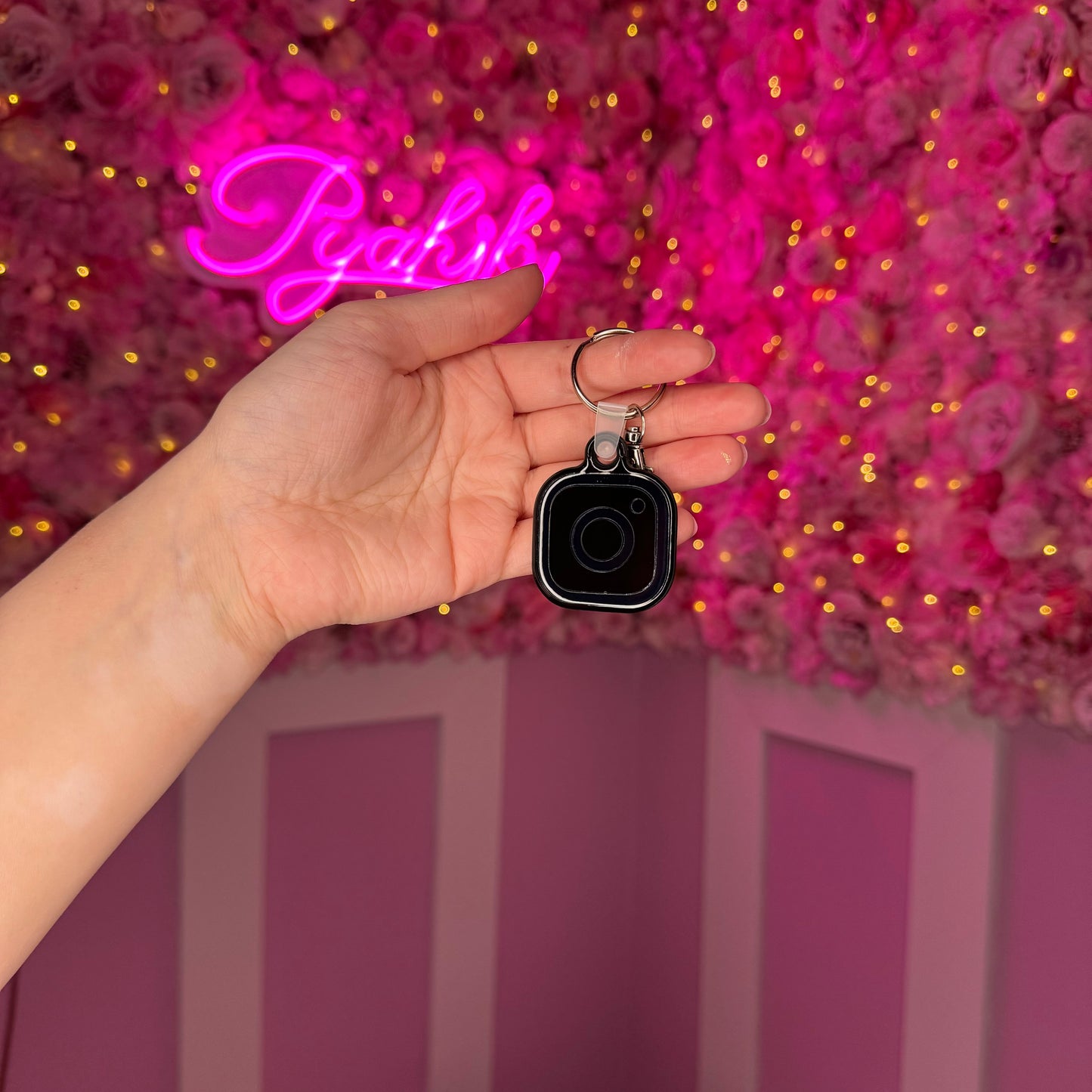 NFC Instagram with Mirror Logo KeyChain Free US Delivery