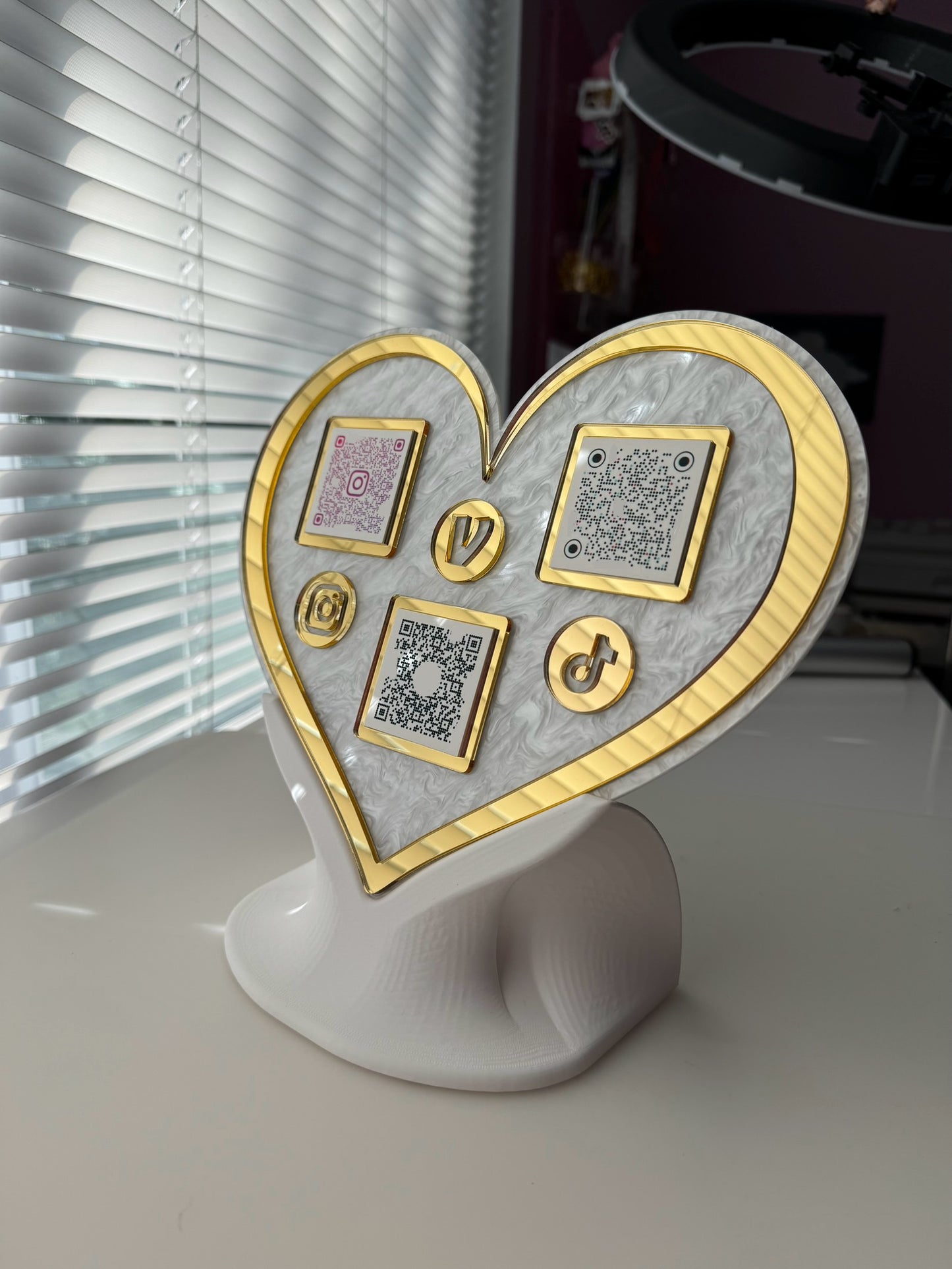 3 QR code acrylic Heart stand FREE US DELIVERY